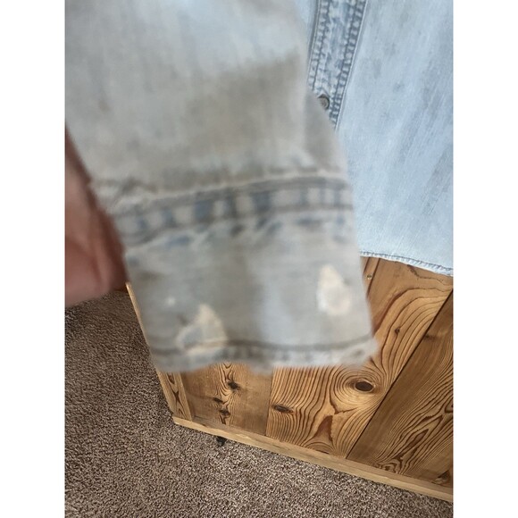 Levi's Red Tab Mens Denim Shirt Size Medium Blue Button Down Long Sleeve Cowboy - Picture 4 of 8